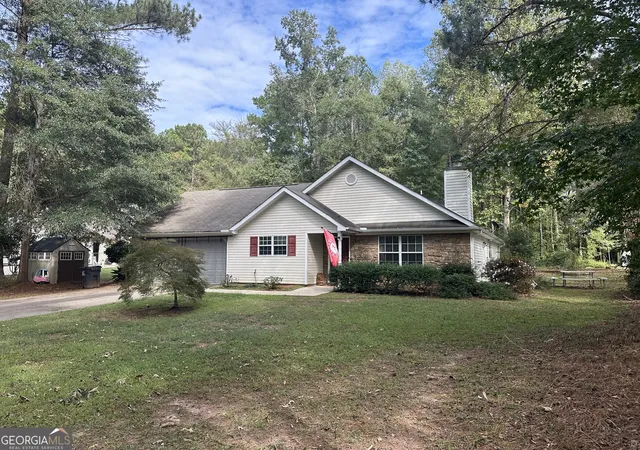 Photo 3 of Sale Pending at 215 Old Plantation Trl Nw, Milledgeville, GA 31061 | MLS# 10617242 | Listing updated on 2025-10-04