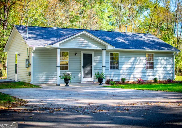 Photo 3 of Sale Pending at 406 Harmon Ave, Carrollton, GA 30117 | MLS# 10635293 | Listing updated on 2026-06-29