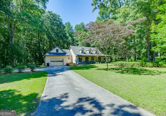 Photo 1 of Single family home for sale at 2720 Bay Ridge Dr, Loganville, GA 30052 | MLS# 10836452 | Listing updated on 2026-09-19