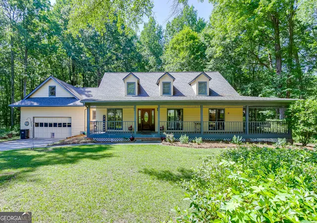 Photo 2 of Single family home for sale at 2720 Bay Ridge Dr, Loganville, GA 30052 | MLS# 10836452 | Listing updated on 2026-09-19
