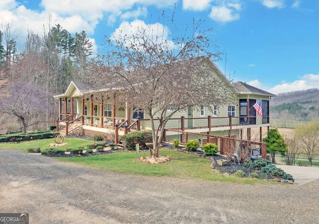 Photo 2 of Single family home for sale at 685 Barefoot Rd, Hiawassee, GA 30546 | MLS# 10716009 | Listing updated on 2026-04-06