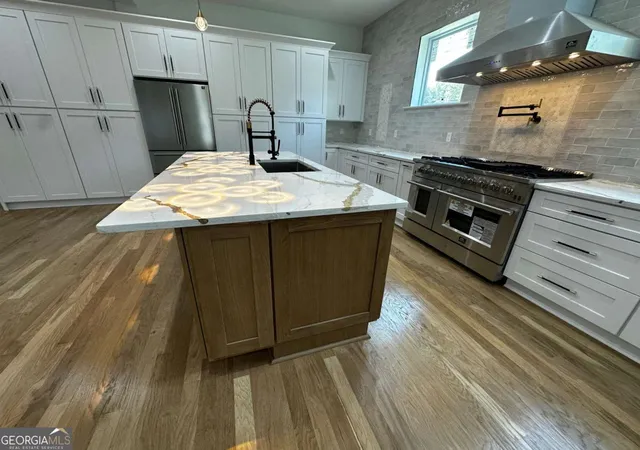Photo 4 of Single family home for sale at 1064 Mcdaniel St SW, Atlanta, GA 30310 | MLS# 10806363 | Listing updated on 2026-09-14
