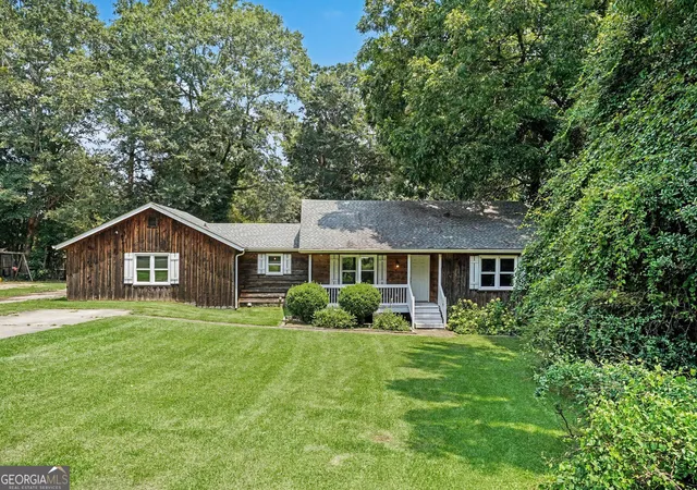 Photo 1 of Single family home for sale at 1422 Zebulon Rd, Griffin, GA 30224 | MLS# 10810416 | Listing updated on 2026-09-12