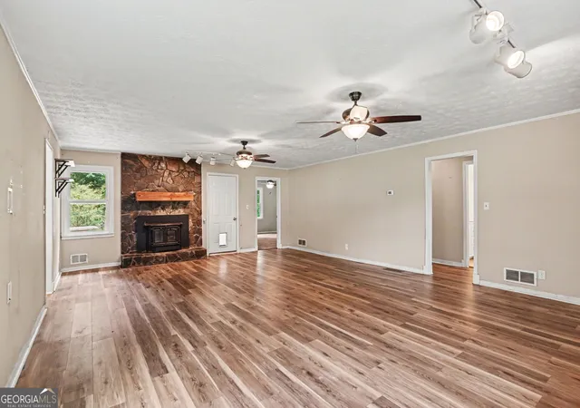Photo 2 of Single family home for sale at 1422 Zebulon Rd, Griffin, GA 30224 | MLS# 10810416 | Listing updated on 2026-09-12