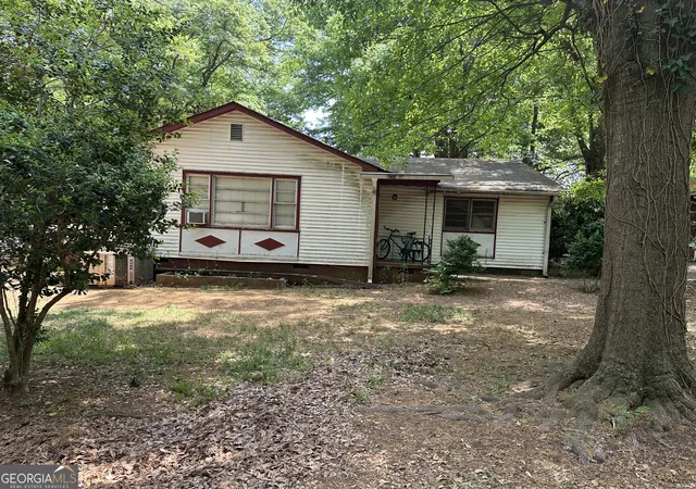 Photo 3 of Sale Pending at 703 Ruby St, Marietta, GA 30066 | MLS# 10762178 | Listing updated on 2026-09-02