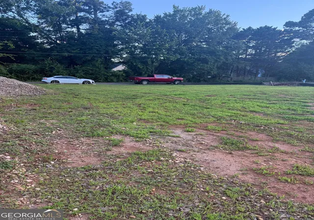 Photo 4 of Sale Pending at 4807 White Lake Dr NW, Acworth, GA 30101 | MLS# 10793463 | Listing updated on 2026-08-19