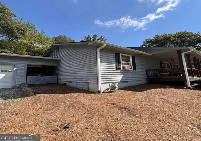 Photo 3 of Single family home for sale at 904 Butterworth Rd, Canton, GA 30114 | MLS# 10831686 | Listing updated on 2026-09-02