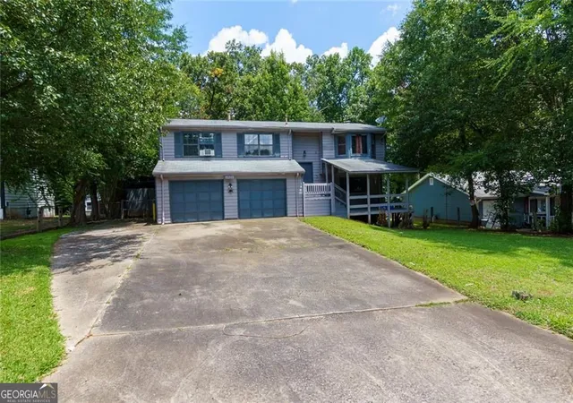Photo 2 of Single family home for sale at 2822 Woodhollow Ln, Jonesboro, GA 30236 | MLS# 10803345 | Listing updated on 2026-09-04