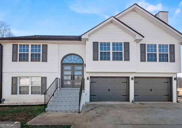 Photo 2 of Single family home for sale at 7235 Ironwood Dr, Gainesville, GA 30507 | MLS# 10693930 | Listing updated on 2026-09-19