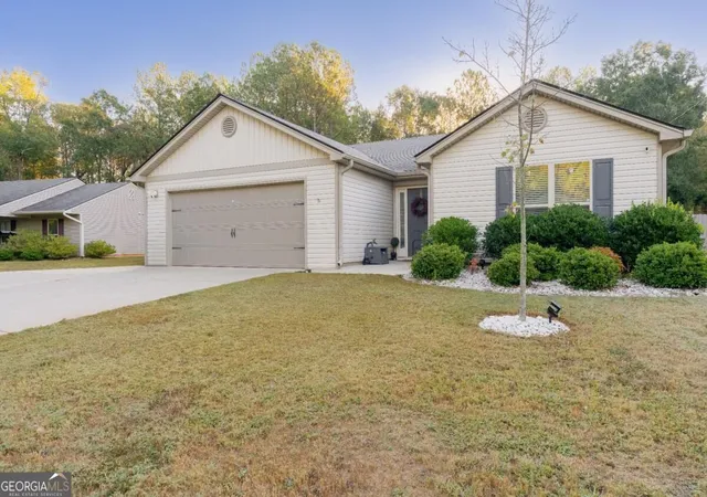 Single family home for sale at 773 Shoal Crk Rd, Colbert, GA 30628 | MLS# 10879872