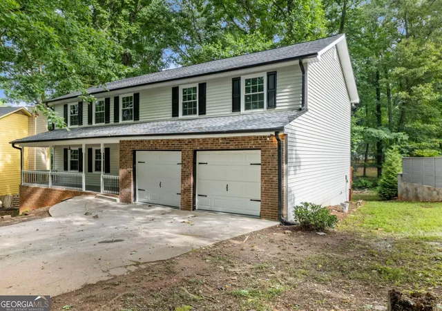 Photo 3 of Single family home for sale at 4984 Willow Overlook, Stone Mountain, GA 30088 | MLS# 10790008 | Listing updated on 2026-07-28
