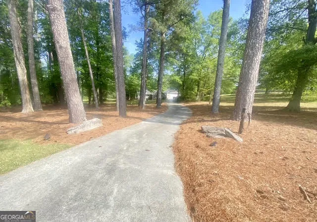 3rd image of 848 Still Rd, Lawrenceville, GA 30045 | MLS# 10810037
