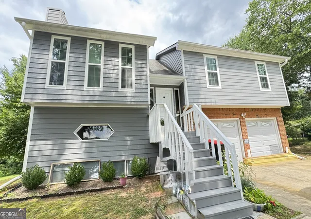 Photo 2 of Single family home for sale at 1860 David Dr, Douglasville, GA 30135 | MLS# 10794838 | Listing updated on 2026-09-04