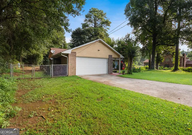 Photo 2 of Single family home for sale at 2174 Martin Wy, Jonesboro, GA 30236 | MLS# 10826021 | Listing updated on 2026-09-17