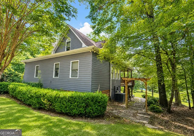 Photo 3 of Single family home for sale at 1070 Apalachee Woods Trl, Buckhead, GA 30625 | MLS# 10729800 | Listing updated on 2026-09-06