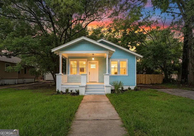 Photo 1 of Single family home for sale at 812 E 33rd Street, Savannah, GA 31401 | MLS# 10779451 | Listing updated on 2026-08-20