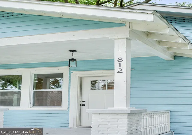 Photo 4 of Single family home for sale at 812 E 33rd Street, Savannah, GA 31401 | MLS# 10779451 | Listing updated on 2026-08-20