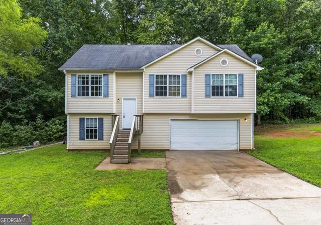1st image of 10 Ratliff Dr, Covington, GA 30016 | MLS# 10829107
