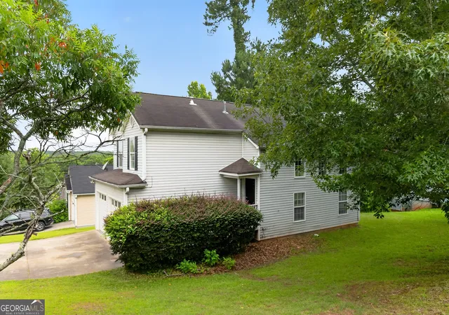 Photo 3 of Single family home for sale at 1024 Abercorn Wy, Douglasville, GA 30134 | MLS# 10789071 | Listing updated on 2026-09-10