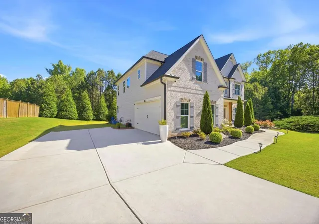 Photo 2 of Single family home for sale at 7055 Concord Brk Ln, Cumming, GA 30028 | MLS# 10766101 | Listing updated on 2026-09-10