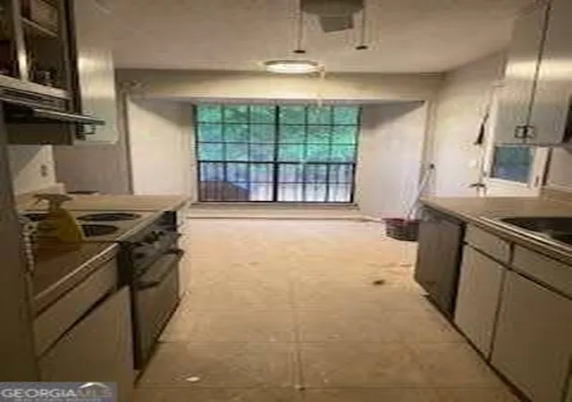 Photo 4 of Sale Pending at 2023 Wellborn Rd, Lithonia, GA 30058 | MLS# 10757026 | Listing updated on 2026-09-23