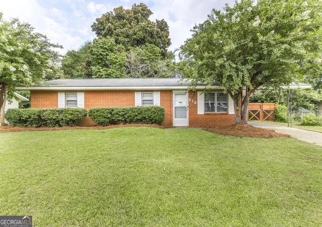 Photo 1 of Single family home for sale at 213 Debra Dr, Warner Robins, GA 31088 | MLS# 10823164 | Listing updated on 2026-09-10