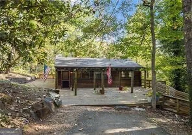 Photo 3 of Single family home for sale at 773 Shorewood Cir, Toccoa, GA 30577 | MLS# 10727494 | Listing updated on 2026-10-10