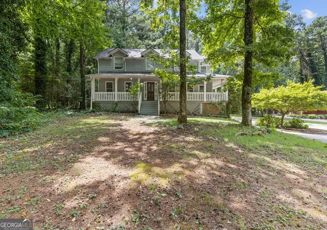 Photo 3 of Single family home for sale at 742 Mountain View Dr, Stone Mountain, GA 30083 | MLS# 10570315 | Listing updated on 2026-07-02