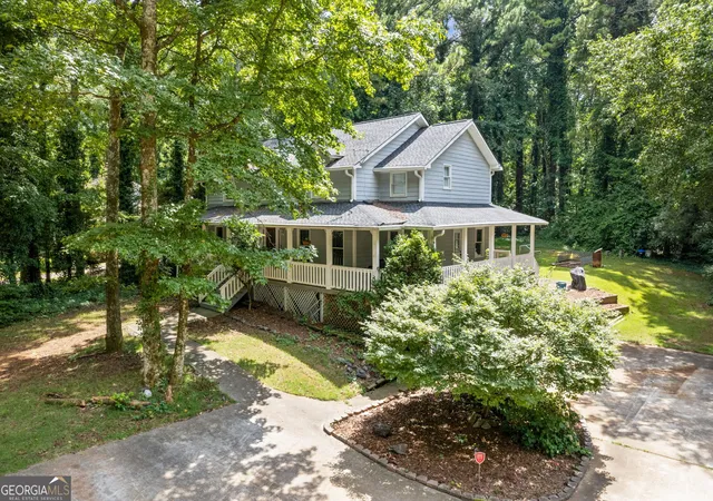 Photo 4 of Single family home for sale at 742 Mountain View Dr, Stone Mountain, GA 30083 | MLS# 10570315 | Listing updated on 2026-07-02
