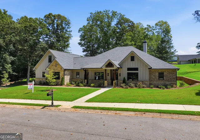 Photo 1 of Single family home for sale at 1652 Red Cedar Rd, Commerce, GA 30530 | MLS# 10715079 | Listing updated on 2026-09-10