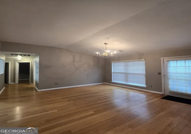 Photo 3 of Single family home for sale at 246 Beaumont Hts, Macon, GA 31206 | MLS# 10827945 | Listing updated on 2026-10-07