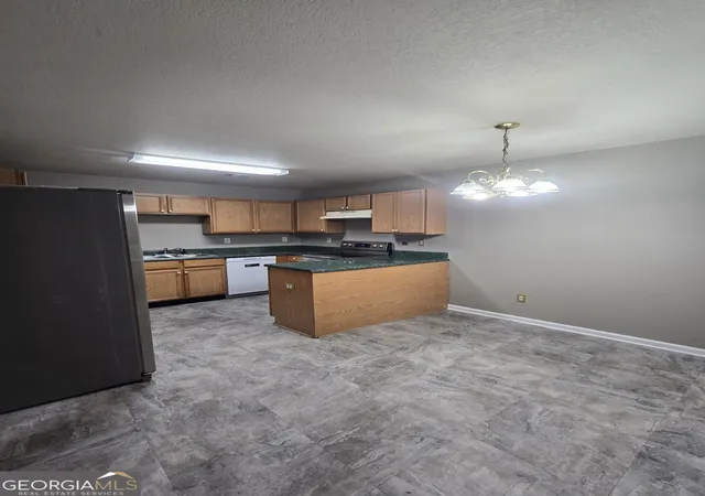 Photo 4 of Single family home for sale at 246 Beaumont Hts, Macon, GA 31206 | MLS# 10827945 | Listing updated on 2026-10-07