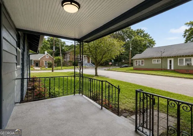 Photo 3 of Single family home for sale at 726 Pearce St Sw, Atlanta, GA 30310 | MLS# 10835112 | Listing updated on 2026-08-29
