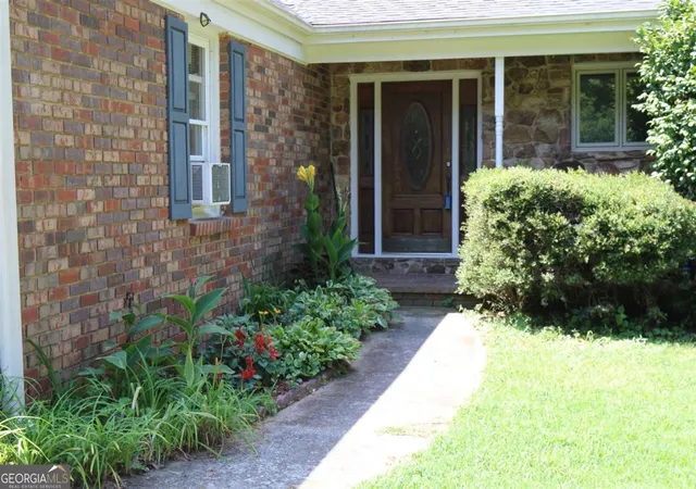 Photo 3 of Single family home for sale at 151 Winterberry Ln, Athens, GA 30606 | MLS# 10807472 | Listing updated on 2026-09-09