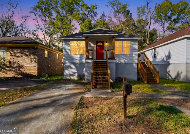 Photo 2 of Single family home for sale at 1908 Comet Ave, Savannah, GA 31405 | MLS# 10721472 | Listing updated on 2026-07-06