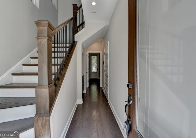image of 595 Broadview Pl Ne, Atlanta, GA 30324 | MLS# 10700507