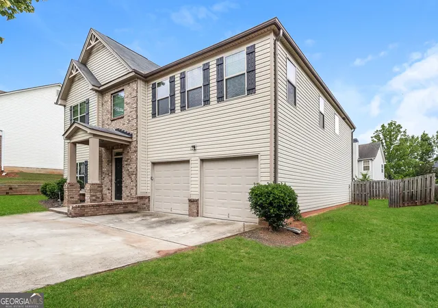 Photo 3 of Single family home for sale at 2812 Feldspar Way, Riverdale, GA 30296 | MLS# 10787327 | Listing updated on 2026-07-19