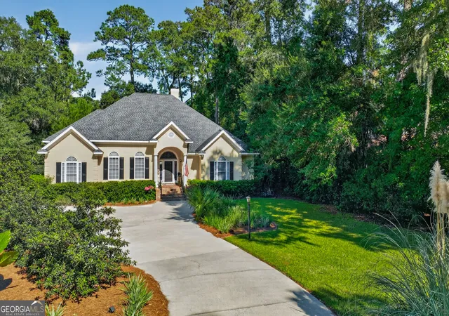 Single family home for sale at 2 Parsons Ln, Savannah, GA 31411 | MLS# 10878011
