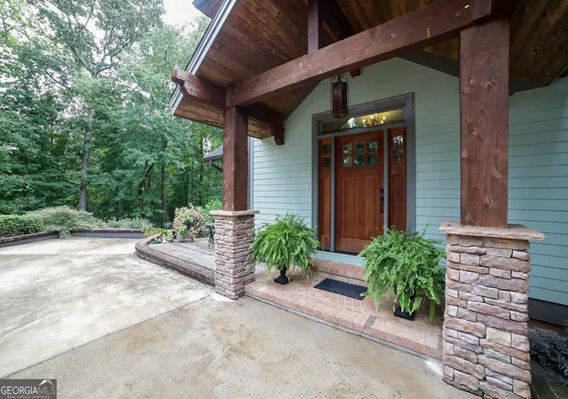 Photo 3 of Sale Pending at 1010 Briar Lakes Ct, Watkinsville, GA 30677 | MLS# 10814464 | Listing updated on 2026-09-11