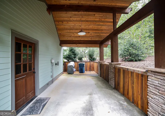 Photo 4 of Sale Pending at 1010 Briar Lakes Ct, Watkinsville, GA 30677 | MLS# 10814464 | Listing updated on 2026-09-11