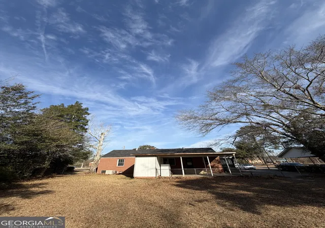 3rd image of 2006 Stonewall St, Dublin, GA 31021 | MLS# 10776940