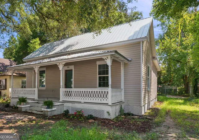 Photo 2 of Single family home for sale at 2116 Union St, Brunswick, GA 31520 | MLS# 10833527 | Listing updated on 2026-08-27