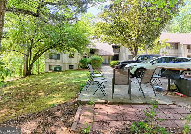 2nd image of 227 Shakespeare Dr, Clayton, GA 30525