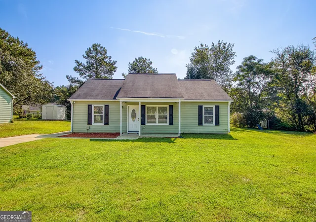 Photo 2 of Single family home for sale at 32 Oak St, Newnan, GA 30263 | MLS# 10833997 | Listing updated on 2026-09-10
