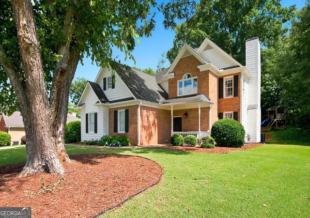 Photo 3 of Single family home for sale at 4075 Briar Meadows View, Cumming, GA 30040 | MLS# 10808807 | Listing updated on 2026-08-10