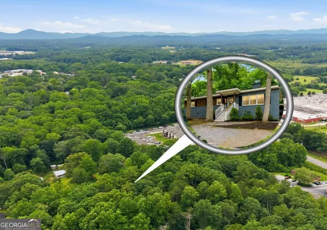2nd image of 372 Gabrels Dr, Clarkesville, GA 30523 | MLS# 10823440