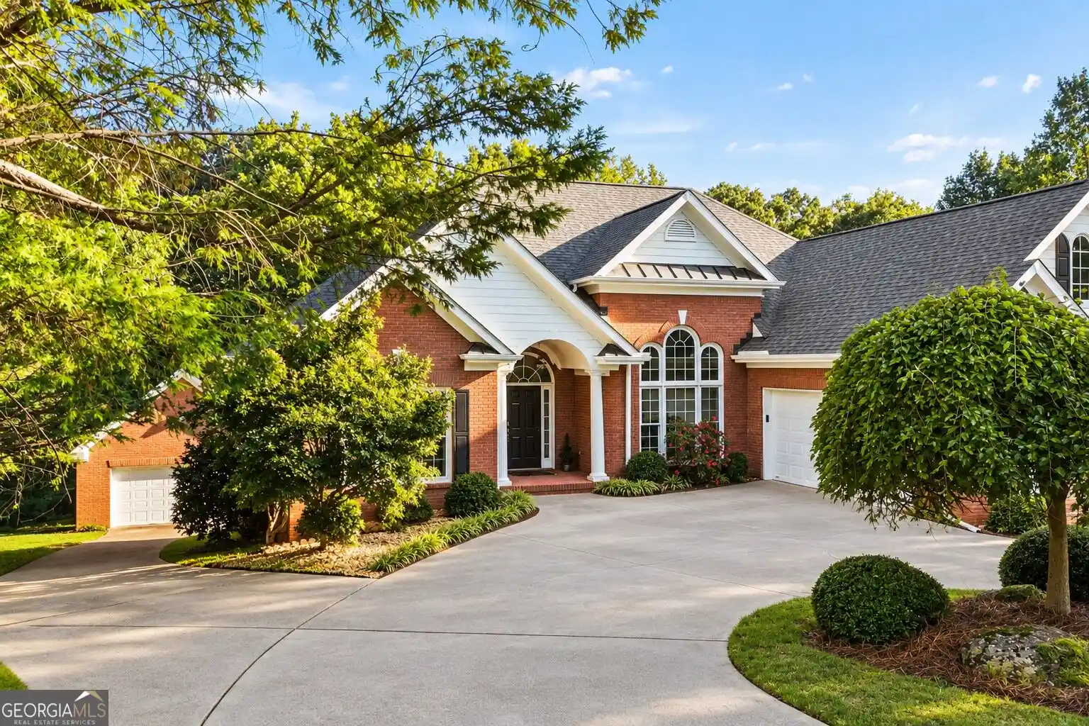 Photo 1 of Single family home for sale at 8645 Anchor On Lanier Ct, Gainesville, GA 30506 | MLS# 10850703 | Listing updated on 2026-10-06