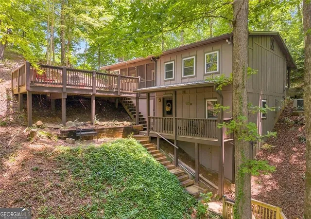1st image of 185 Pope Dickson Ln, Clarkesville, GA 30523 | MLS# 10821579