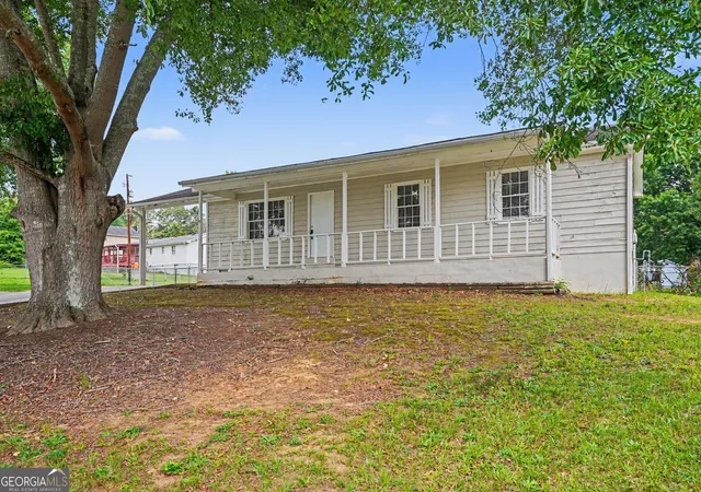 2nd image of 1394 Almand Creek Dr Sw, Conyers, GA 30094 | MLS# 10786977