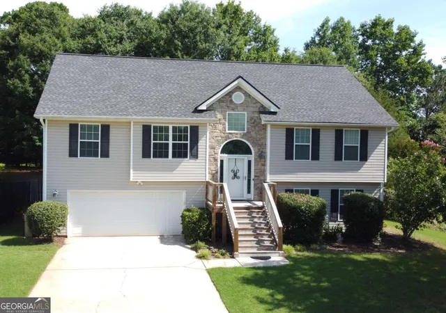 Photo 1 of Single family home for sale at 713 Moonlite Tr, Winder, GA 30680 | MLS# 10793690 | Listing updated on 2026-09-30
